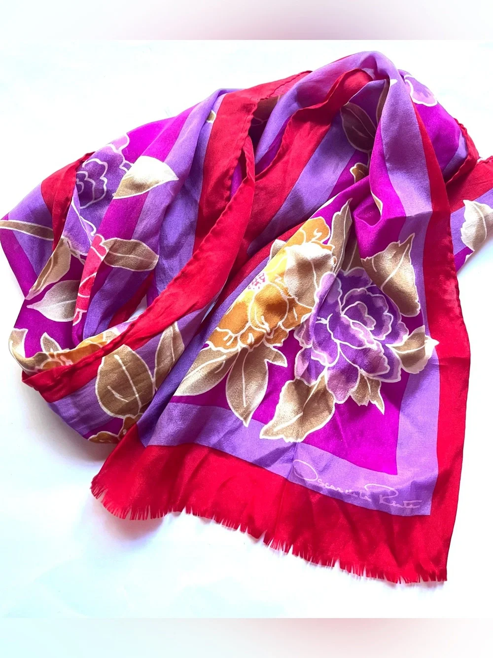 Oscar de la Renta features vibrant